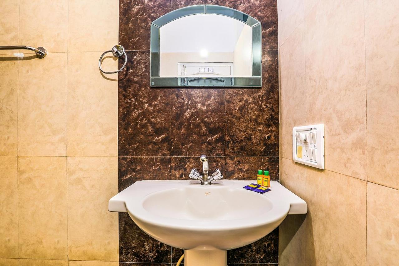 Hotel Fabexpress Hemkunt Mansion Noida Exterior foto